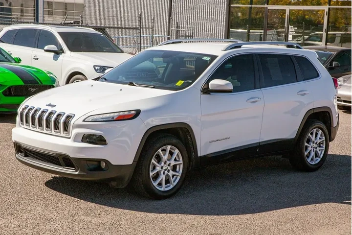 2018 Cherokee Latitude Plus F image 9