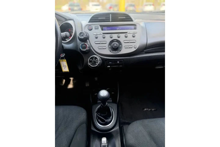 2011 Fit Sport image 10