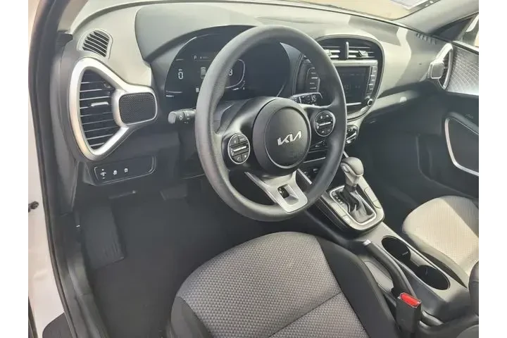 $19521 : Kia Soul 2025 S 4dr Crossove image 9