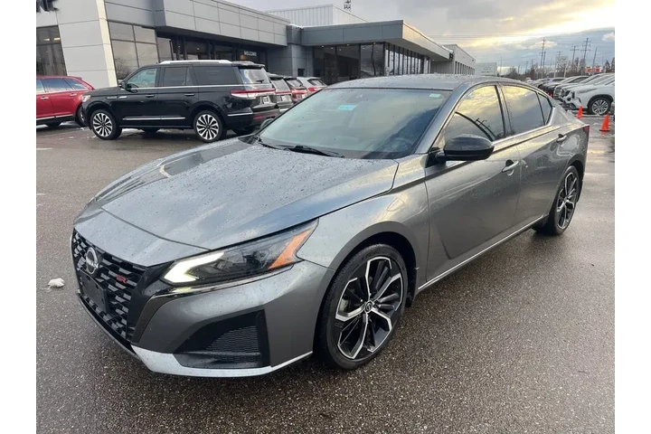 $18975 : Nissan Altima 2023 2.5 SR 4d image 1