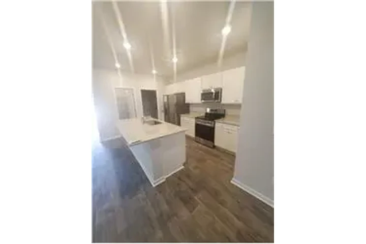 $2500 : Rental property with 5 bedro image 6
