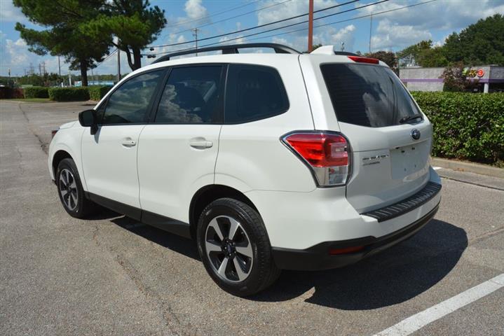 2017 Forester 2.5i image 10