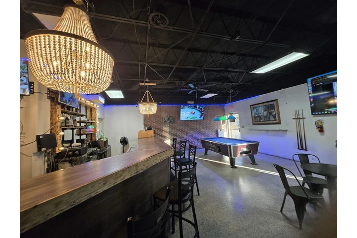 SOLICITO MESERAS CAFETERIA image 2