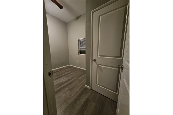 $700 : Cuarto en South Central image 1