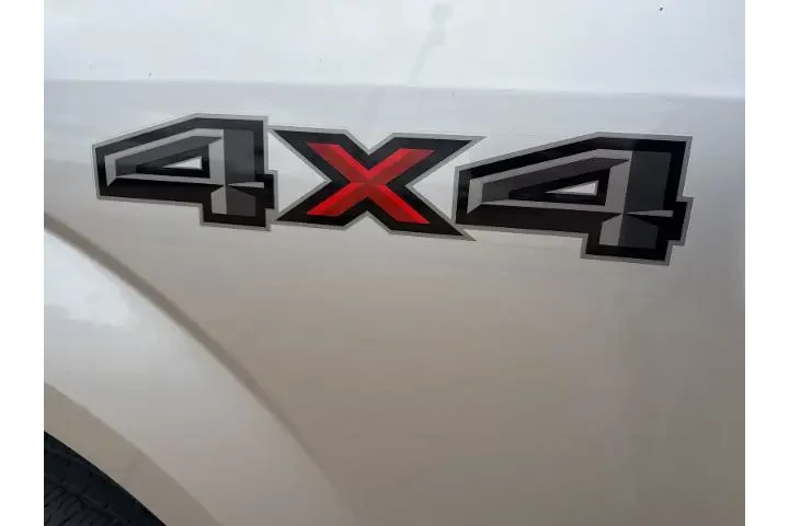 $31910 : Ford F-150 2017 4x4 XLT 4dr image 9