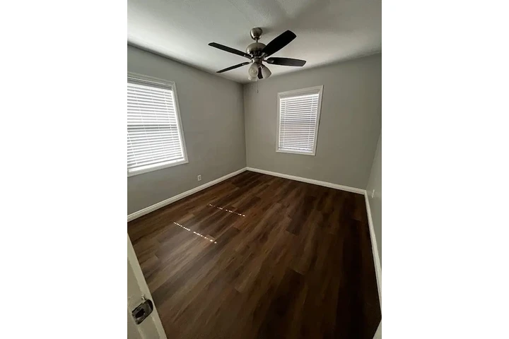 $900 : ¡Encantadora casa renovada! image 6
