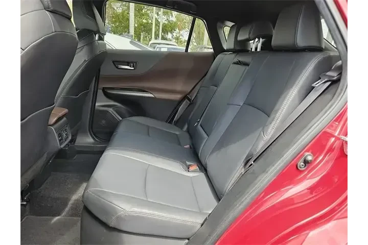 $31990 : Toyota Venza 2022 AWD XLE 4d image 5