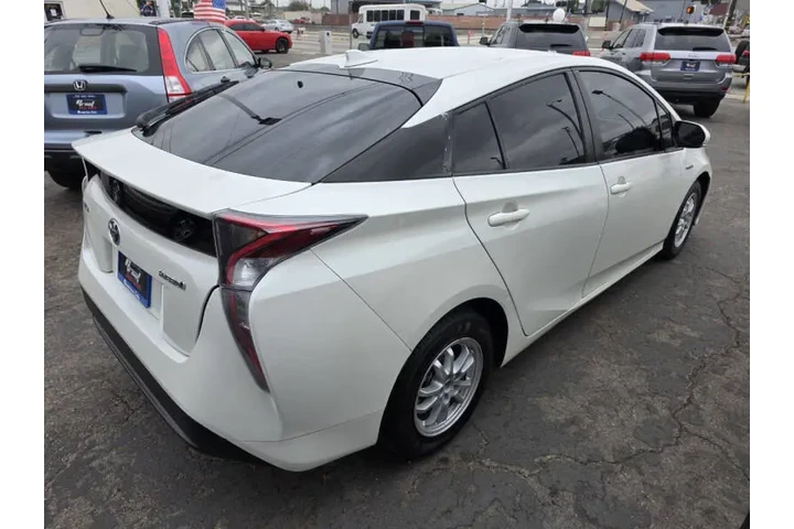 $12995 : 2016 Prius Two image 4