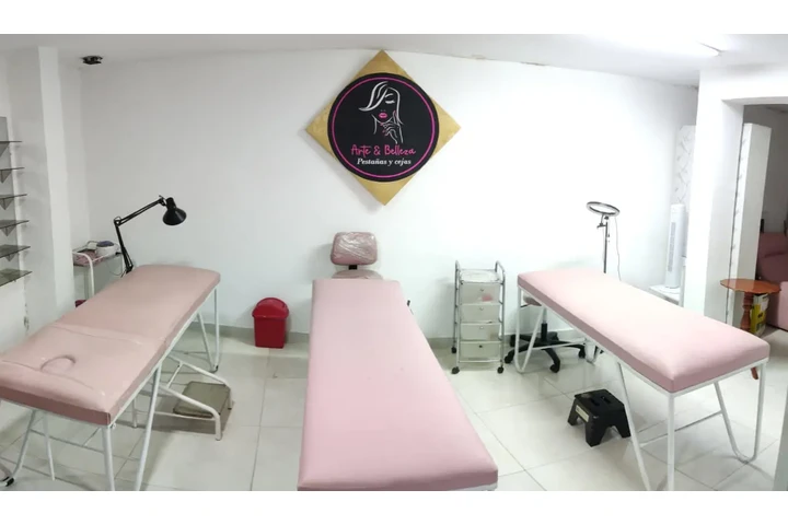 VENTA DE ACADEMIA DE BELLEZA image 1