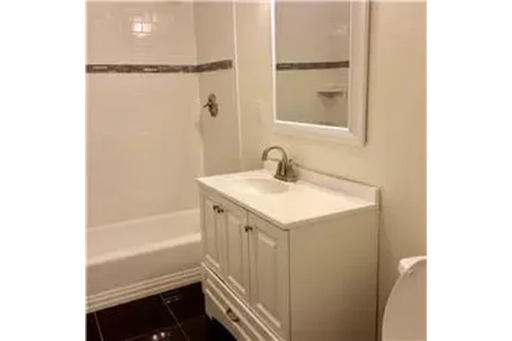 $4100 : Rental property with 4 bedro image 7