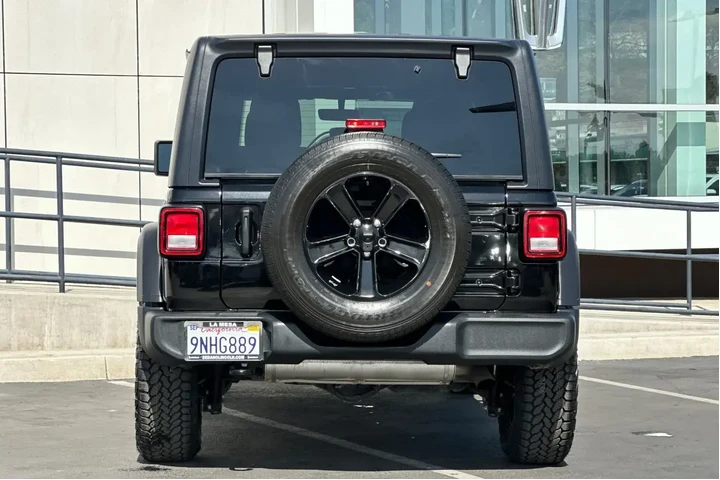 $29900 : Jeep Wrangler Unlimited 2021 image 4