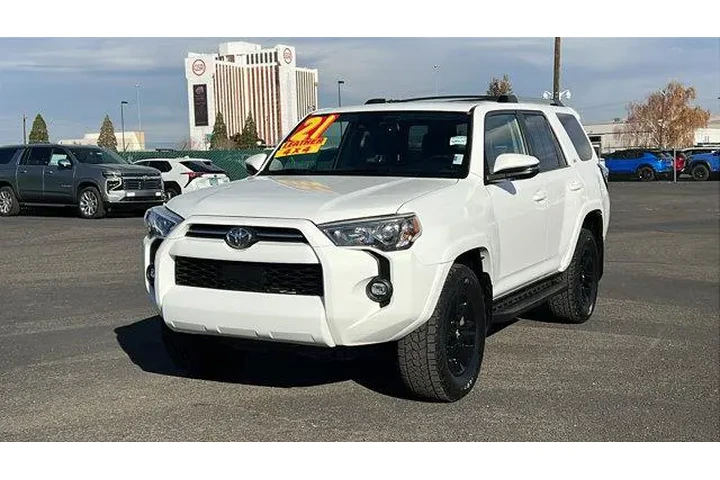 $38984 : Toyota 4Runner 2021 4x4 SR5 image 1