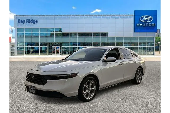 $18893 : Honda Accord 2023 LX 4dr Sed image 8