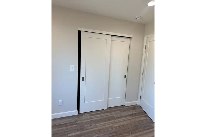 $900 : Brand new house with all new image 8