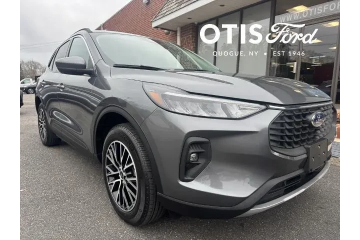 $27900 : Ford Escape Plug-In Hybrid 2 image 1