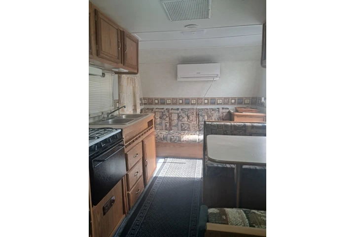 $950 : EFICENCE .miami gardens traile image 2