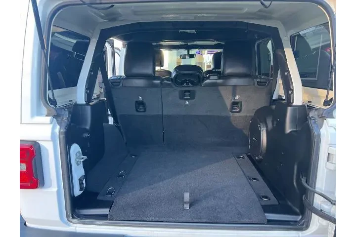 $29990 : Jeep Wrangler Unlimited 2020 image 9