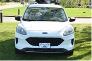 $21750 : Ford Escape 2022 AWD SE 4dr thumbnail