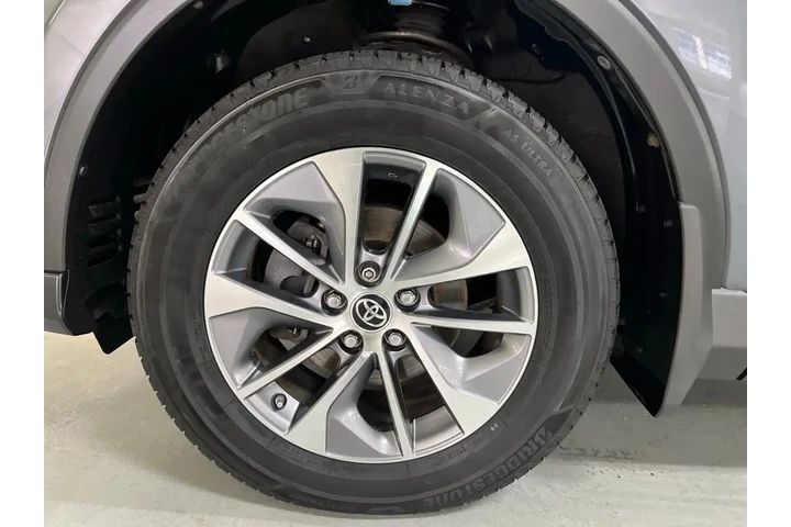 $24788 : 2017 RAV4 Hybrid XLE image 9