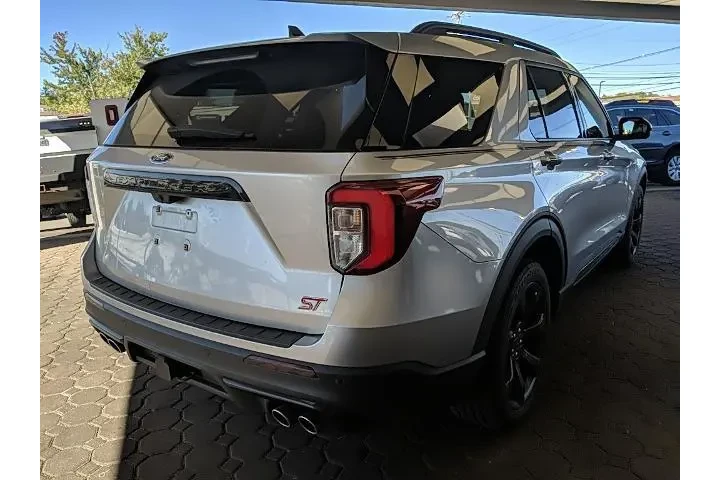 $35325 : Ford Explorer 2021 AWD ST 4d image 5