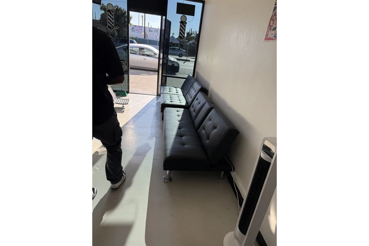 $15000 : Se vende negocio. Barberia image 5