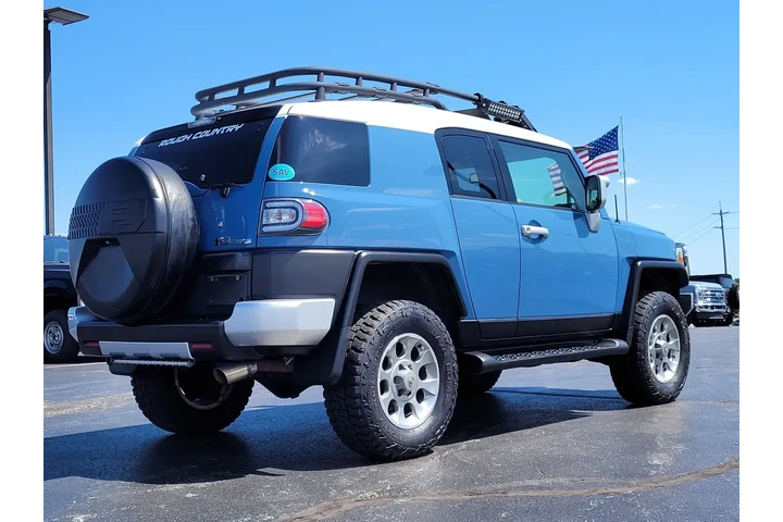 $25997 : Toyota FJ Cruiser 2013 4x4 4 image 4