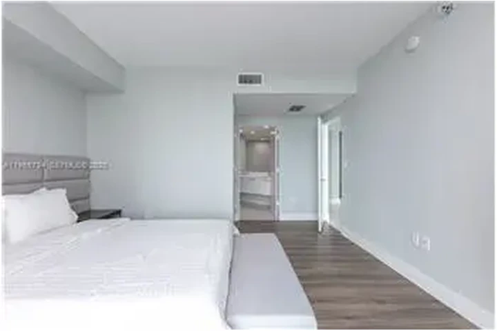 $6000 : Rental property with 3 bedro image 7