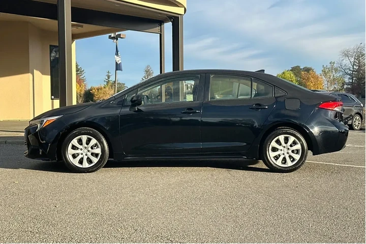 $21990 : Toyota Corolla Hybrid 2025 L image 7
