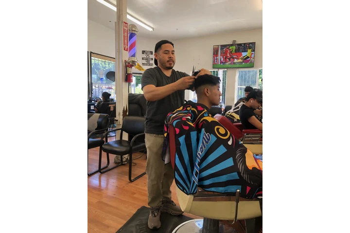 Solicito Barbero(a) image 2