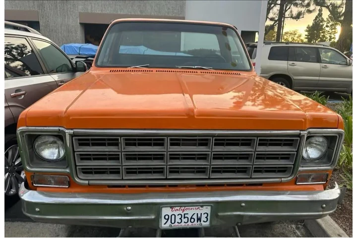 $10500 : Chevrolet long bed Truck image 1