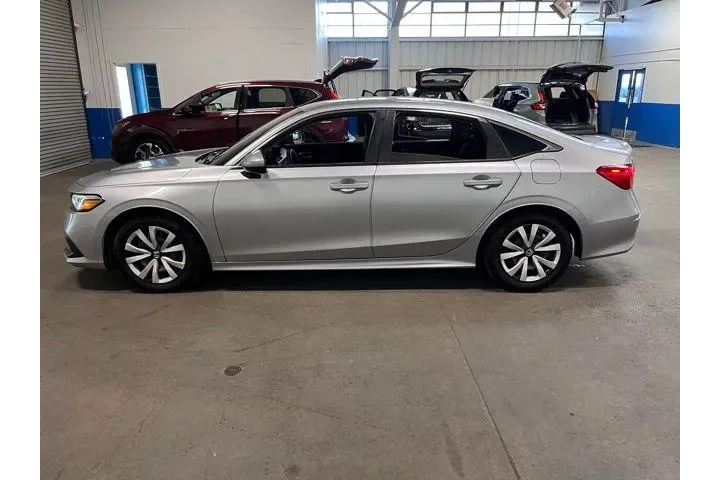 $20928 : Honda Civic 2022 LX 4dr Seda image 6