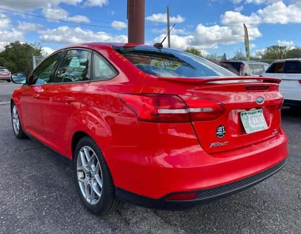 $8500 : 2015 Focus SE image 8