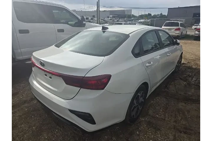 $13024 : Kia Forte 2021 FE 4dr Sedan image 3