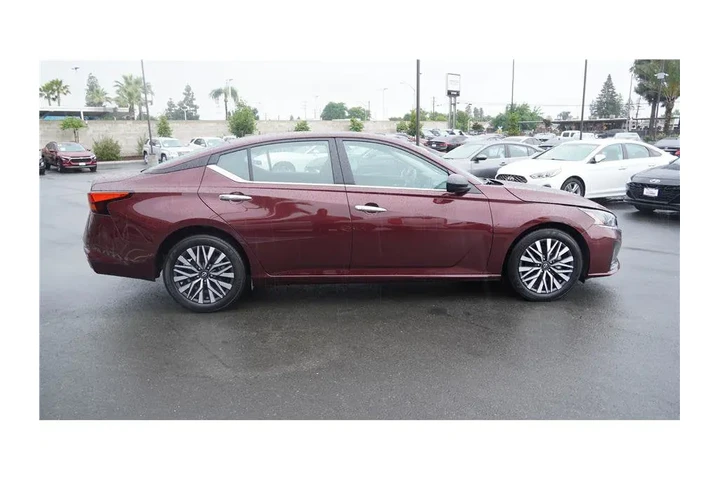 $22184 : 2025 Altima SV image 5