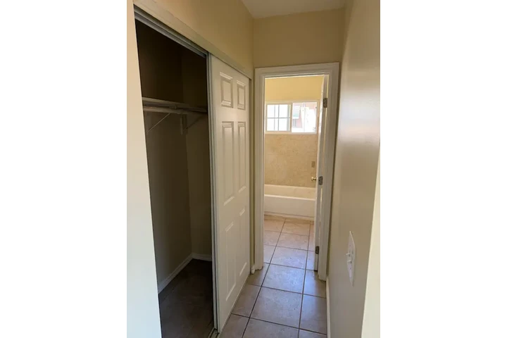 $1300 : L.A.  SE RENTA ESTUDIO image 6
