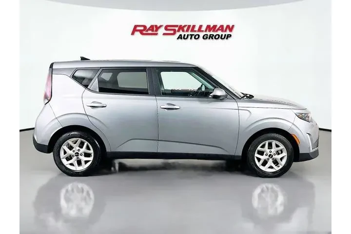$20975 : Kia Soul 2024 LX 4dr Crossov image 8