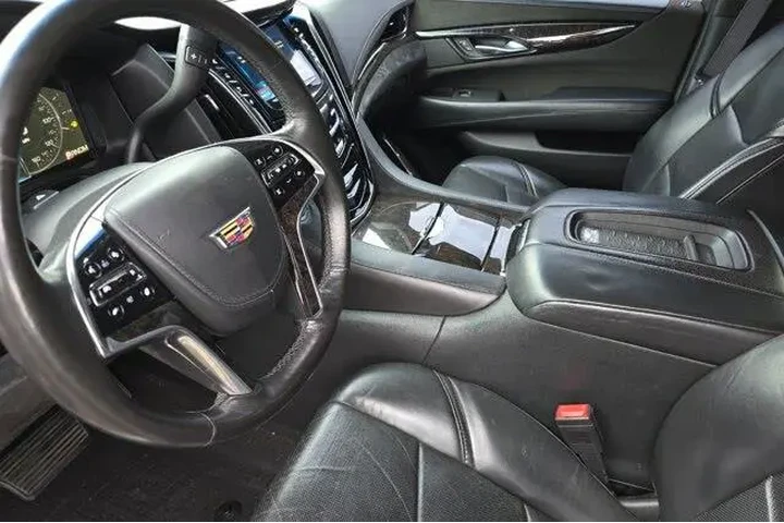 $21777 : Cadillac Escalade ESV 2015 4 image 10