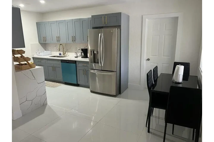 $1000 : Se Renta Habitación Privada image 8