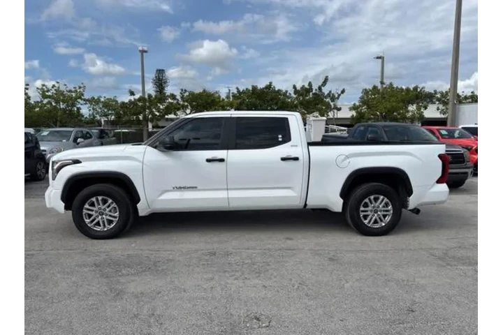 $39999 : Toyota Tundra SR5 image 3