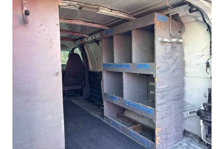 2005 Express 2500 image 7