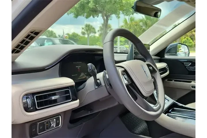 Lincoln Aviator 2023 Standar image 8