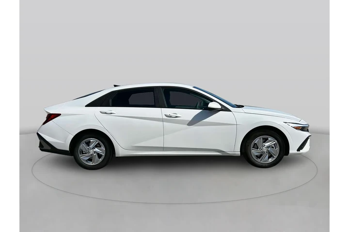 $16420 : Hyundai ELANTRA 2025 SE 4dr image 9