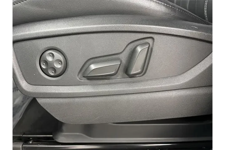 $27999 : Audi Q5 2024 AWD quattro S l image 4