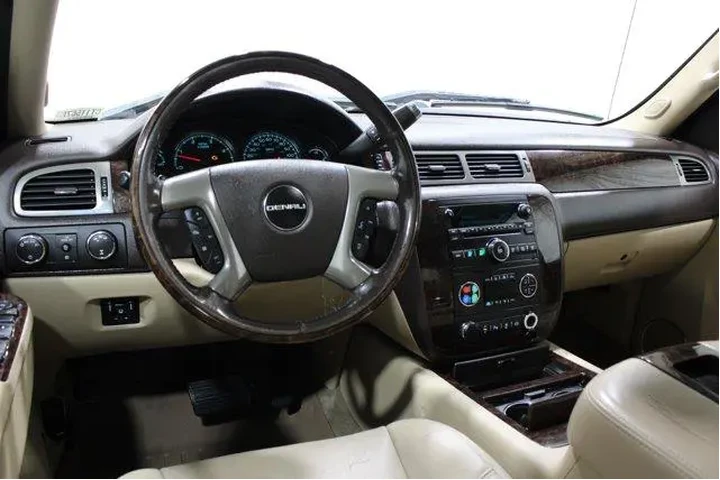 $19982 : GMC Sierra 2500HD 2012 4x4 D image 2