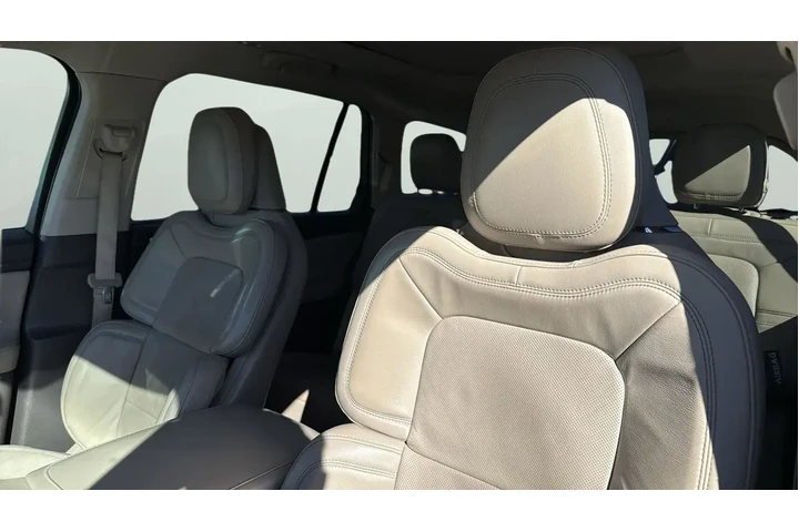 $28713 : Lincoln Aviator 2020 AWD Res image 7