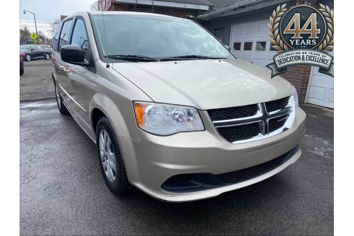 2015 Grand Caravan SE image 2