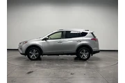 $18962 : Toyota RAV4 2018 AWD XLE 4dr thumbnail