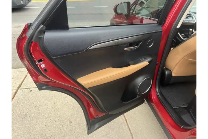 $17999 : 2015 NX 200t image 10