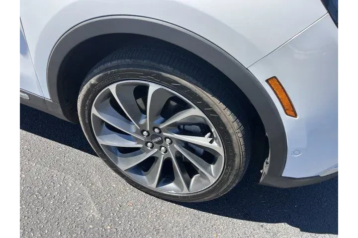 $26599 : Lincoln Nautilus 2021 Reserv image 4