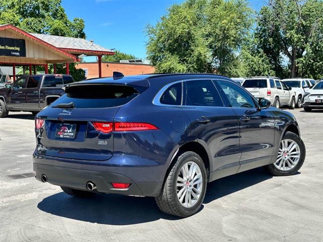 $17695 : 2017 F-PACE 35t Prestige image 3